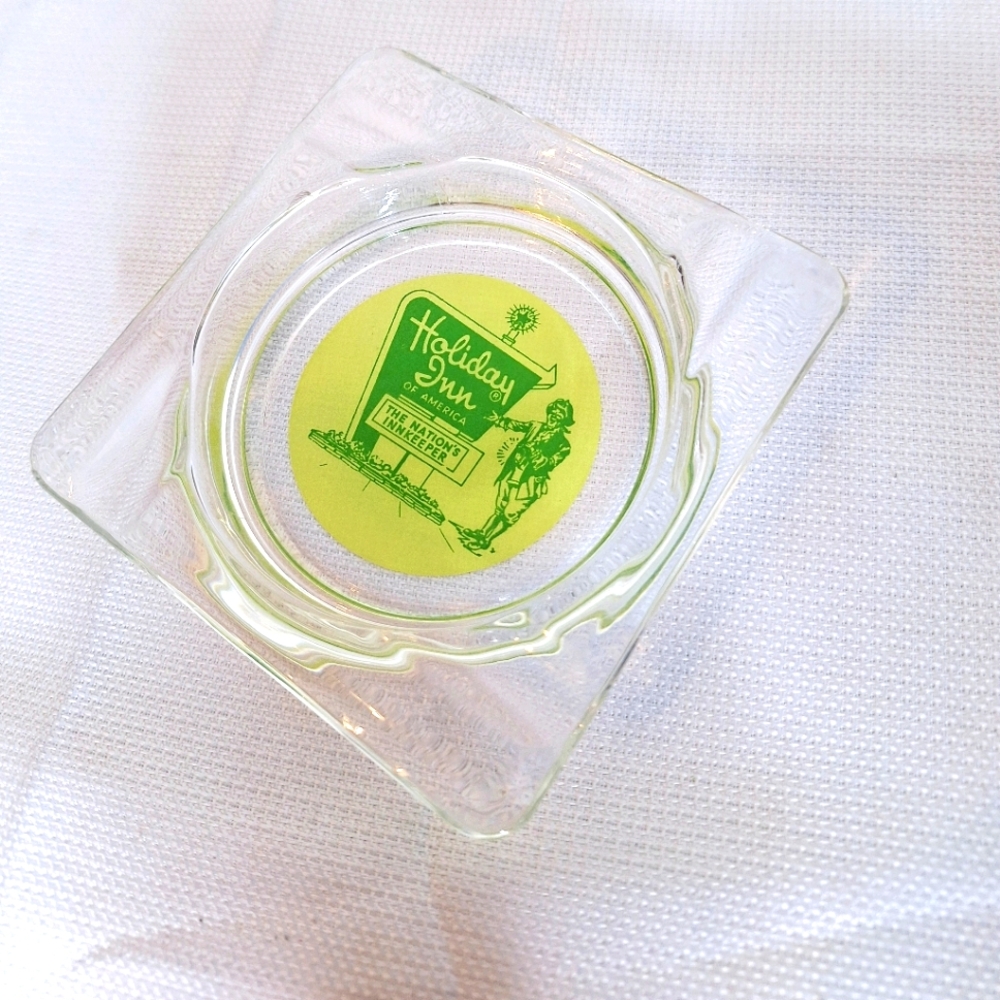Vtg. Holiday Inn brand "Mad Men Vibes" Mid Century Modern glass ashtry.